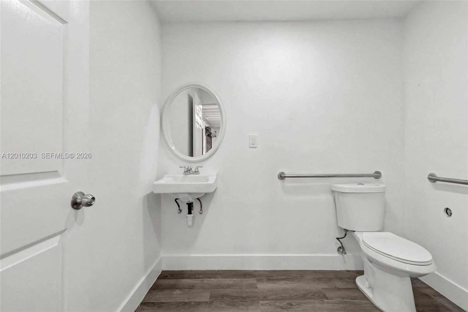 101  /   sq. ft. $ 2026-04-29 0 Photo