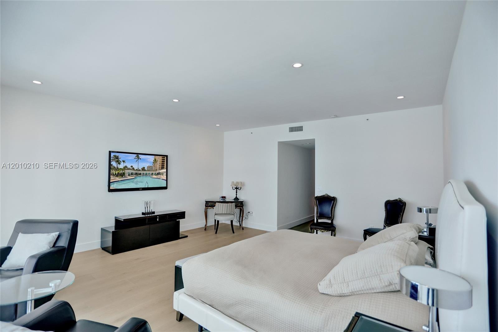 Photo of 10101 Collins Ave #4E, Bal Harbour, Florida, 33154 -
