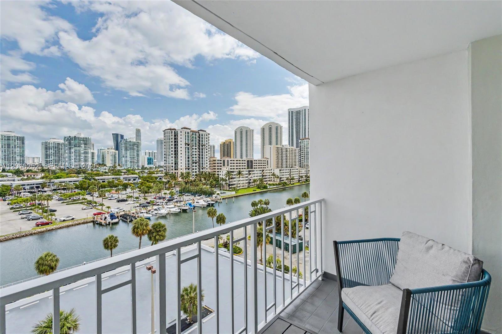 727 1 / 2 762 sq. ft. $ 2026-04-29 0 Photo