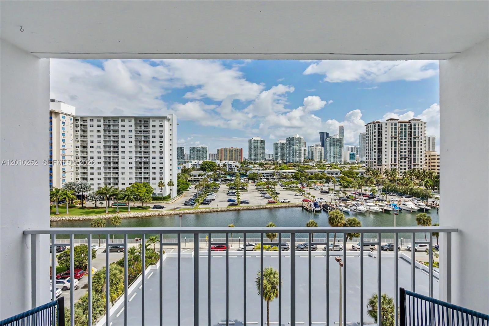 727 1 / 2 762 sq. ft. $ 2026-04-29 0 Photo