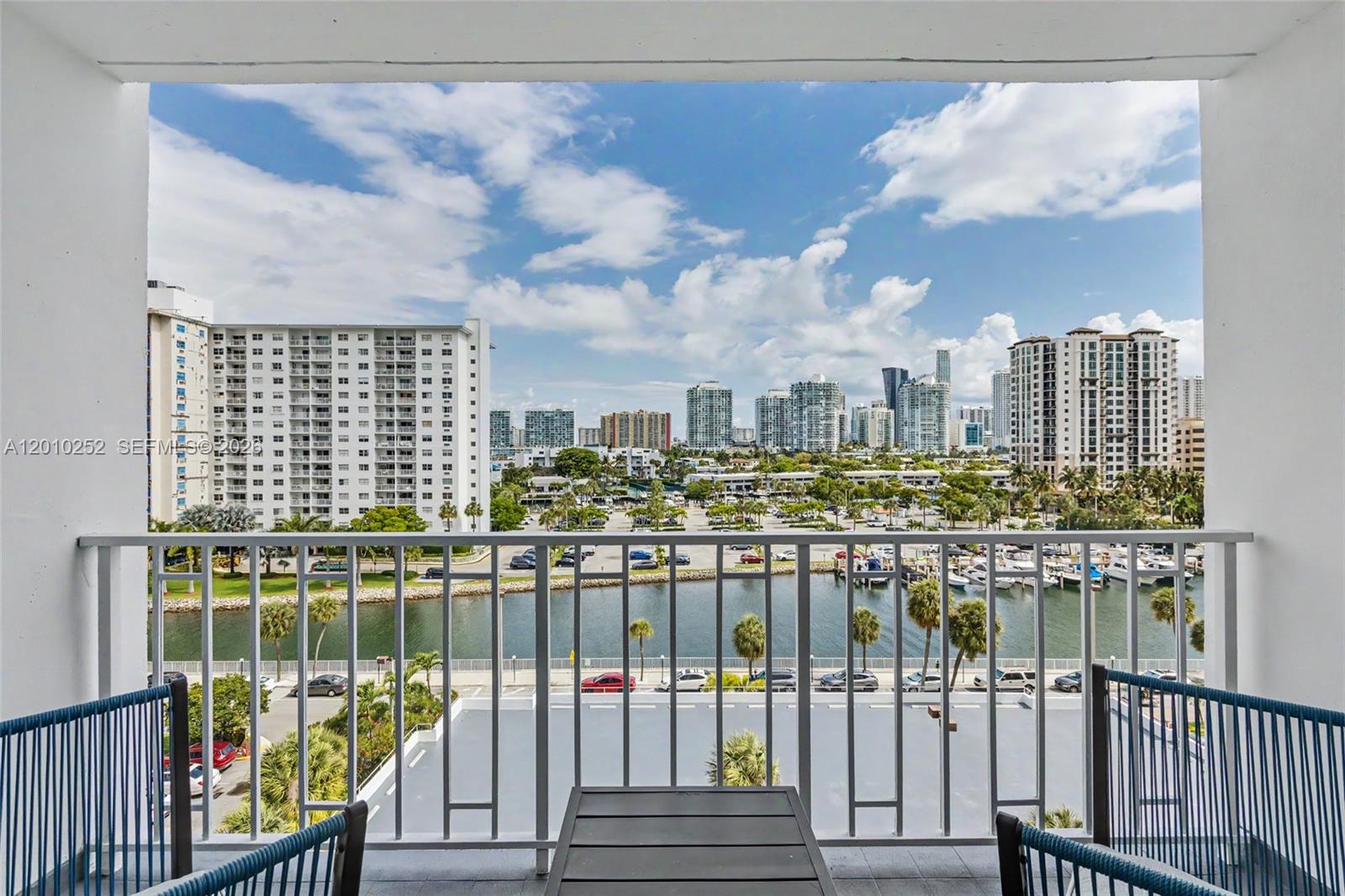 727 1 / 2 762 sq. ft. $ 2026-04-29 0 Photo