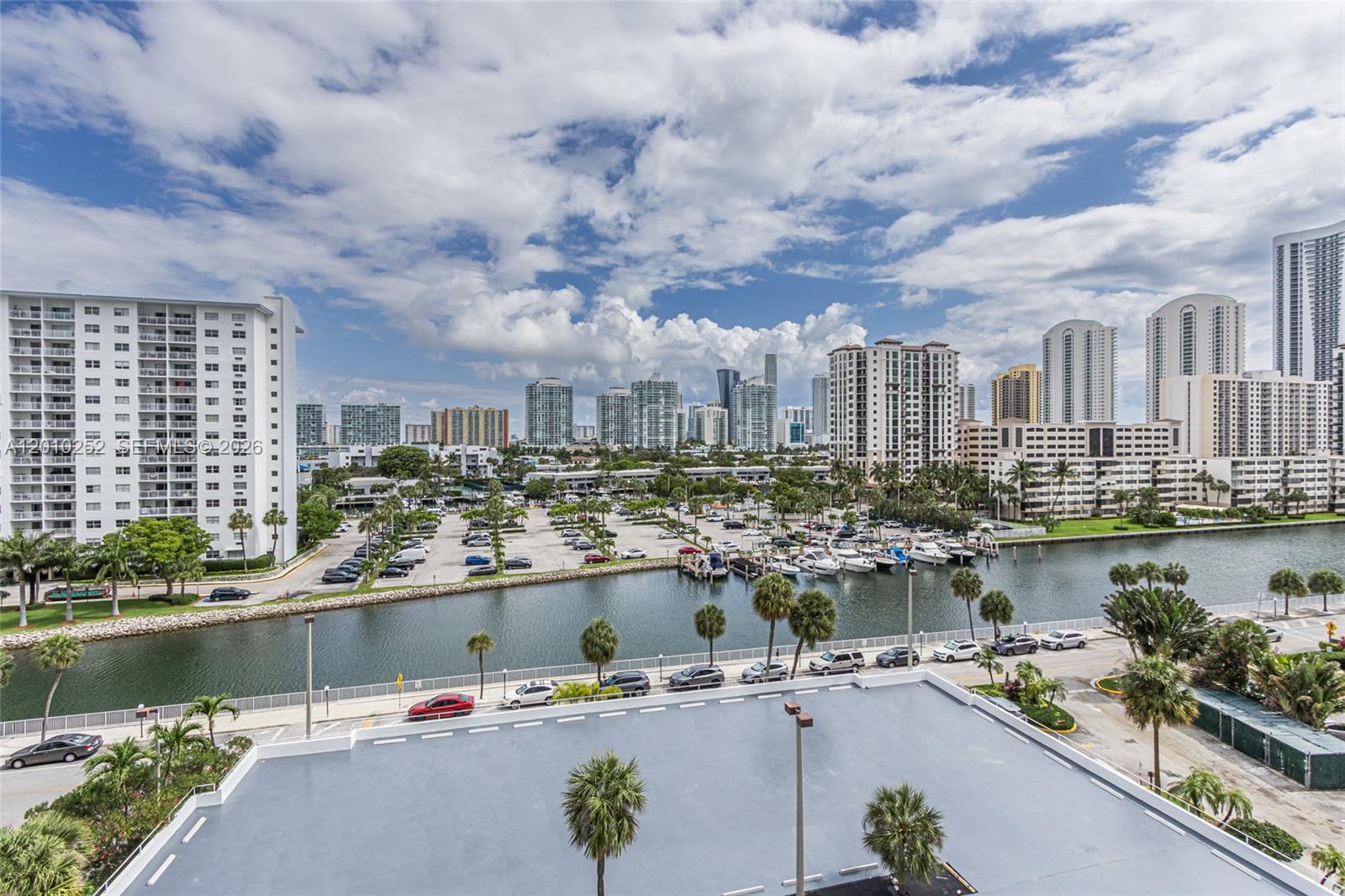 727 1 / 2 762 sq. ft. $ 2026-04-29 0 Photo
