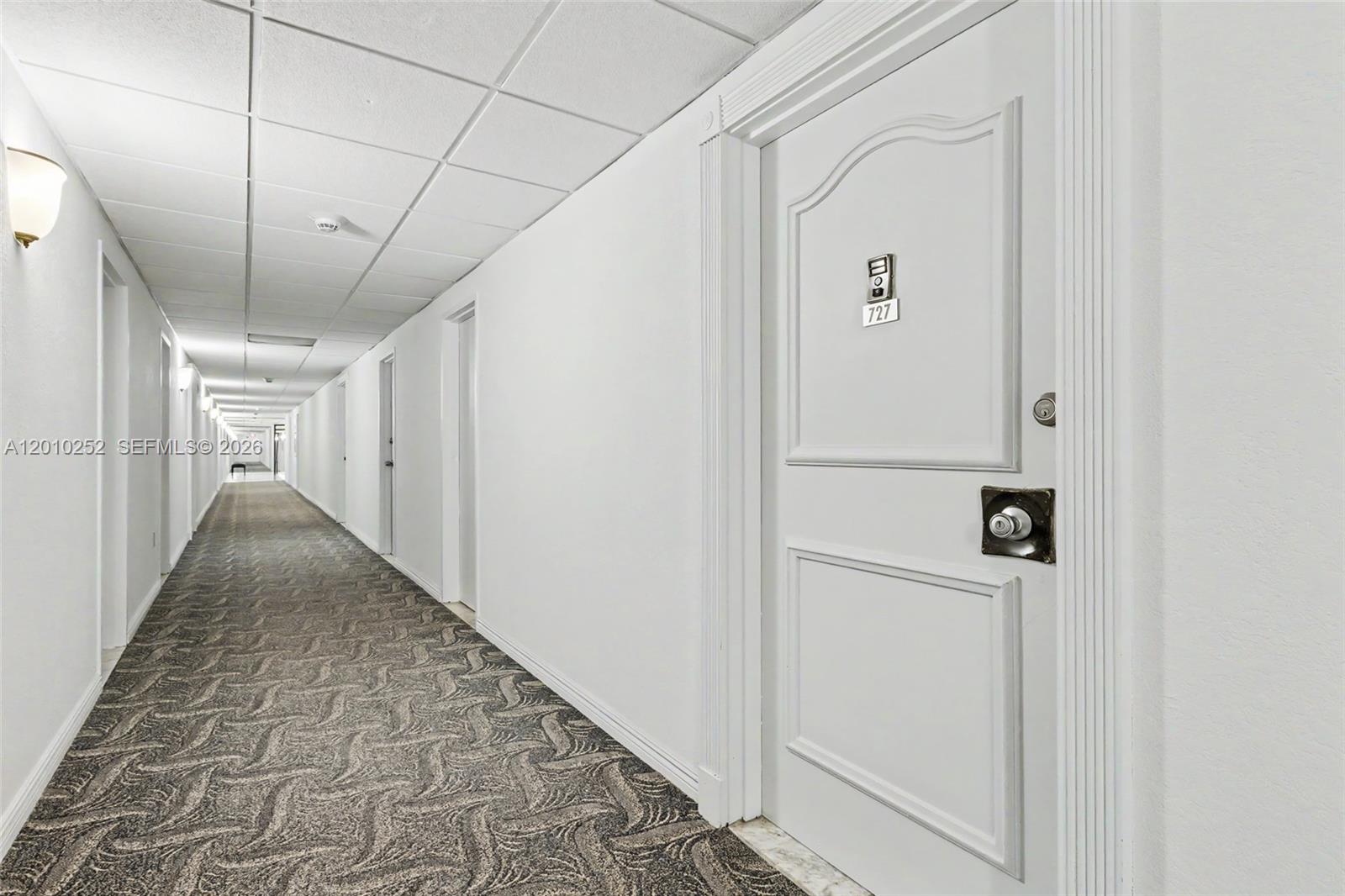 727 1 / 2 762 sq. ft. $ 2026-04-29 0 Photo