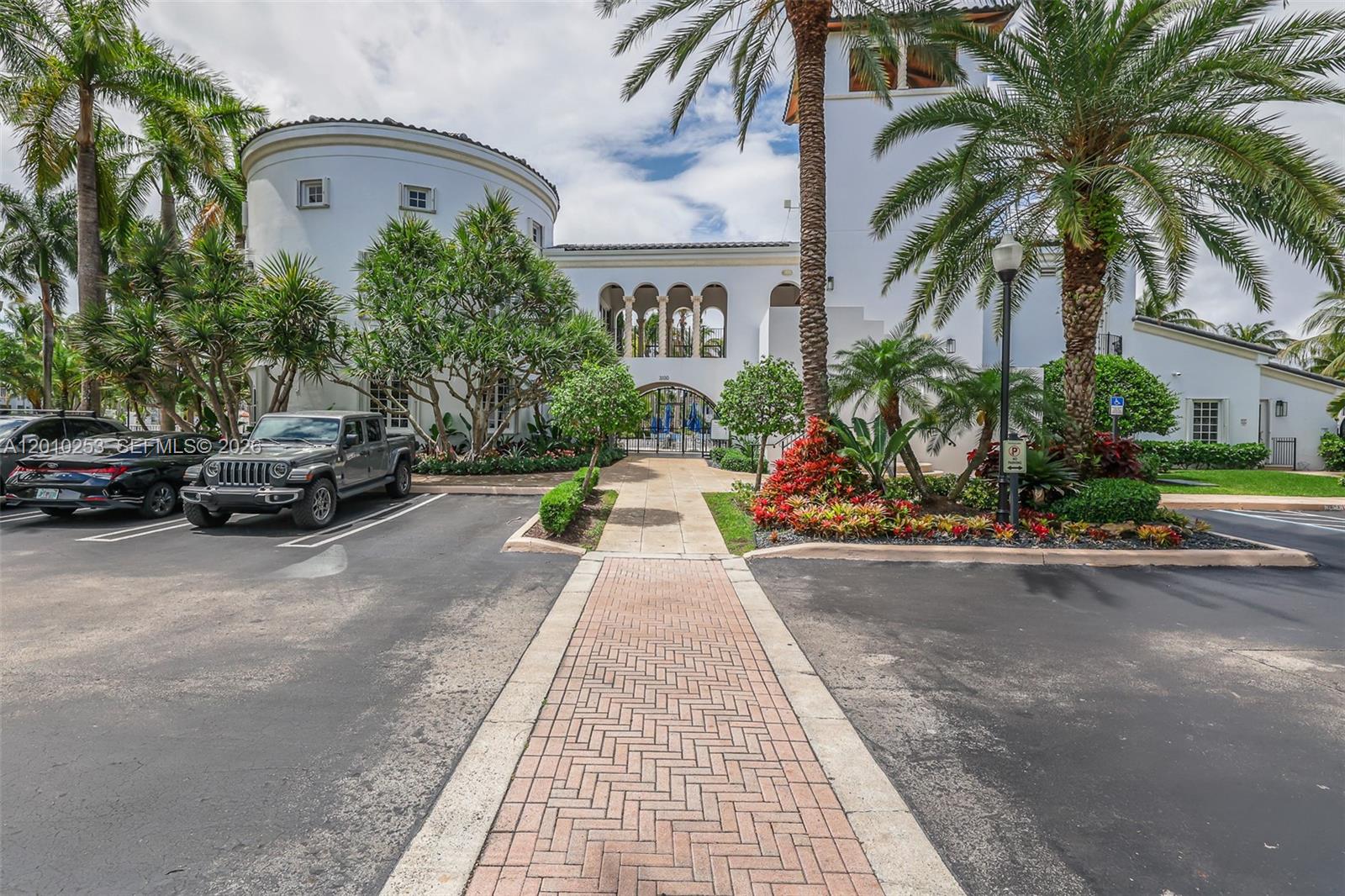 Photo of 20990 30th Pl  (20990), Aventura, Florida, 33180 - Clubhouse Entrance