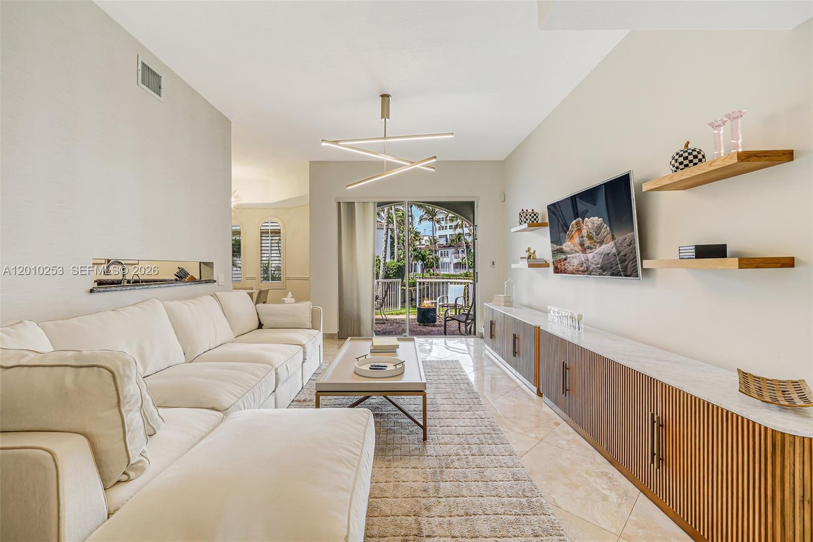 Photo of 20990 30th Pl  (20990), Aventura, Florida, 33180 - 