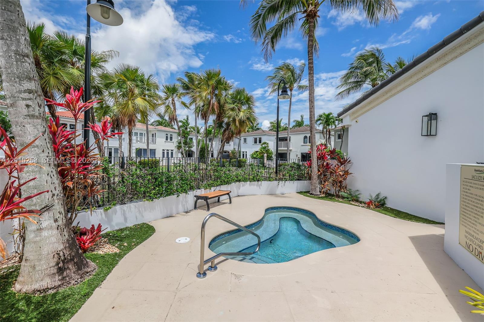 Photo of 20990 30th Pl  (20990), Aventura, Florida, 33180 - Hot tub