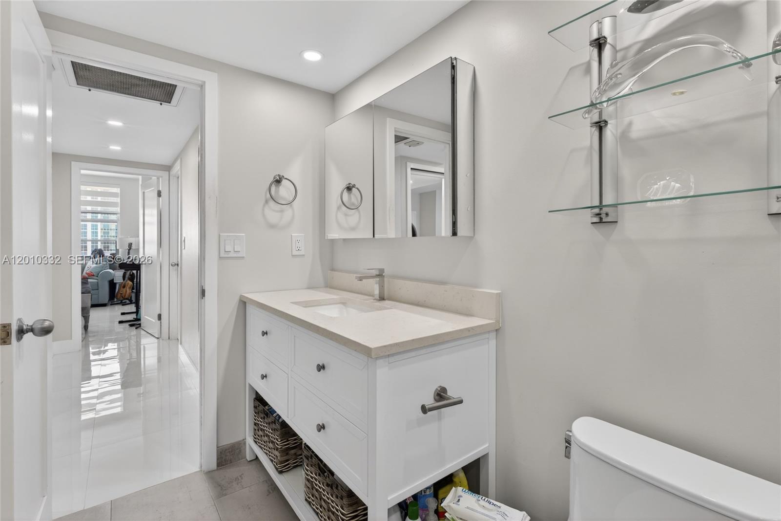 22H 2 / 2 1240 sq. ft. $ 2026-04-30 0 Photo