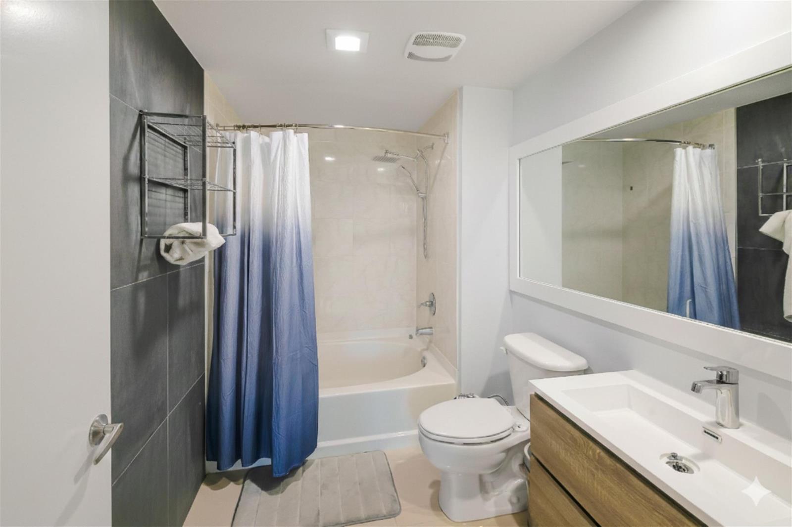 Photo of 18800 29th  #704, Aventura, Florida, 33180 - Photo 16