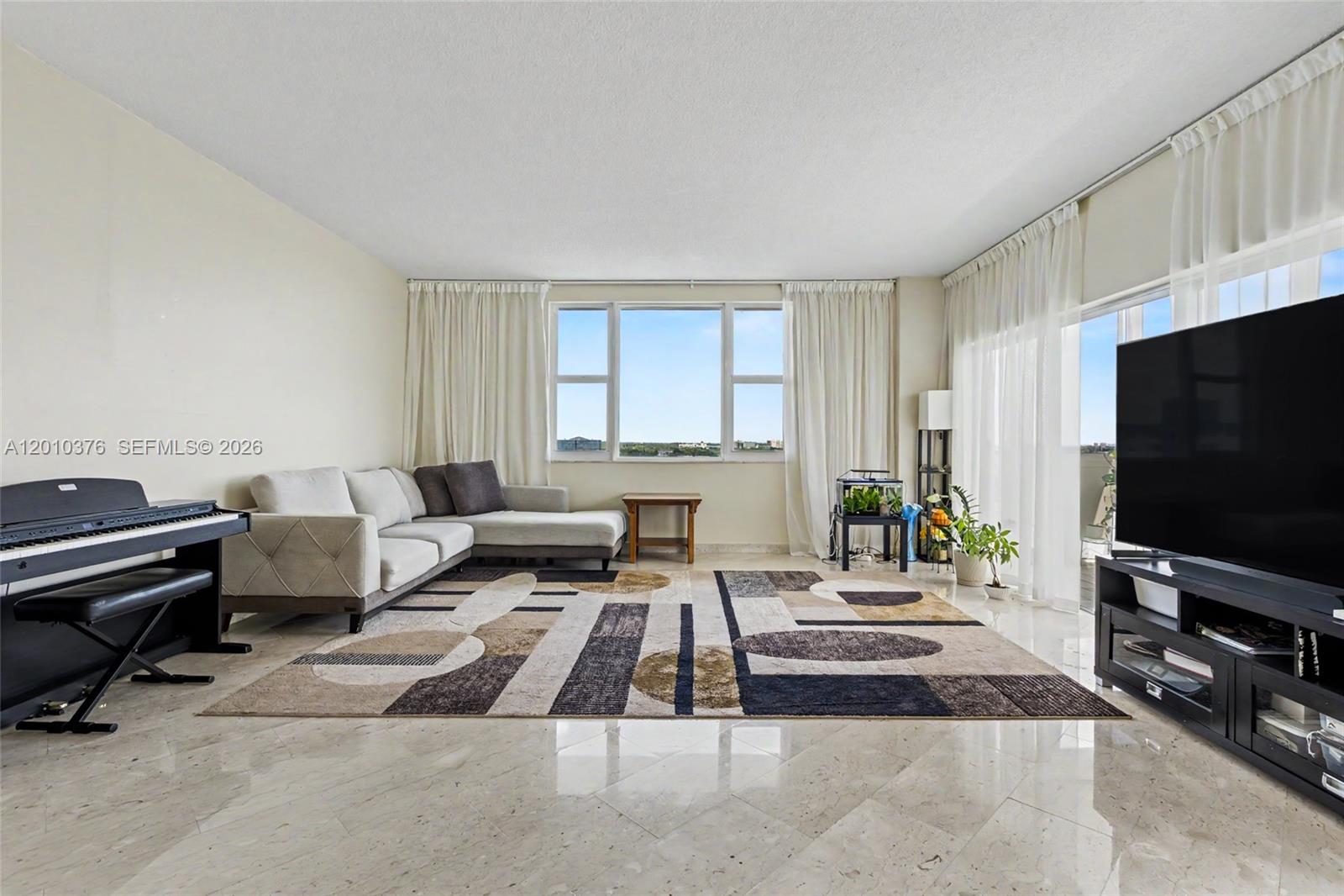 See details 1211 2 / 2 1372 sq. ft. $ 2026-05-01 0 Photo