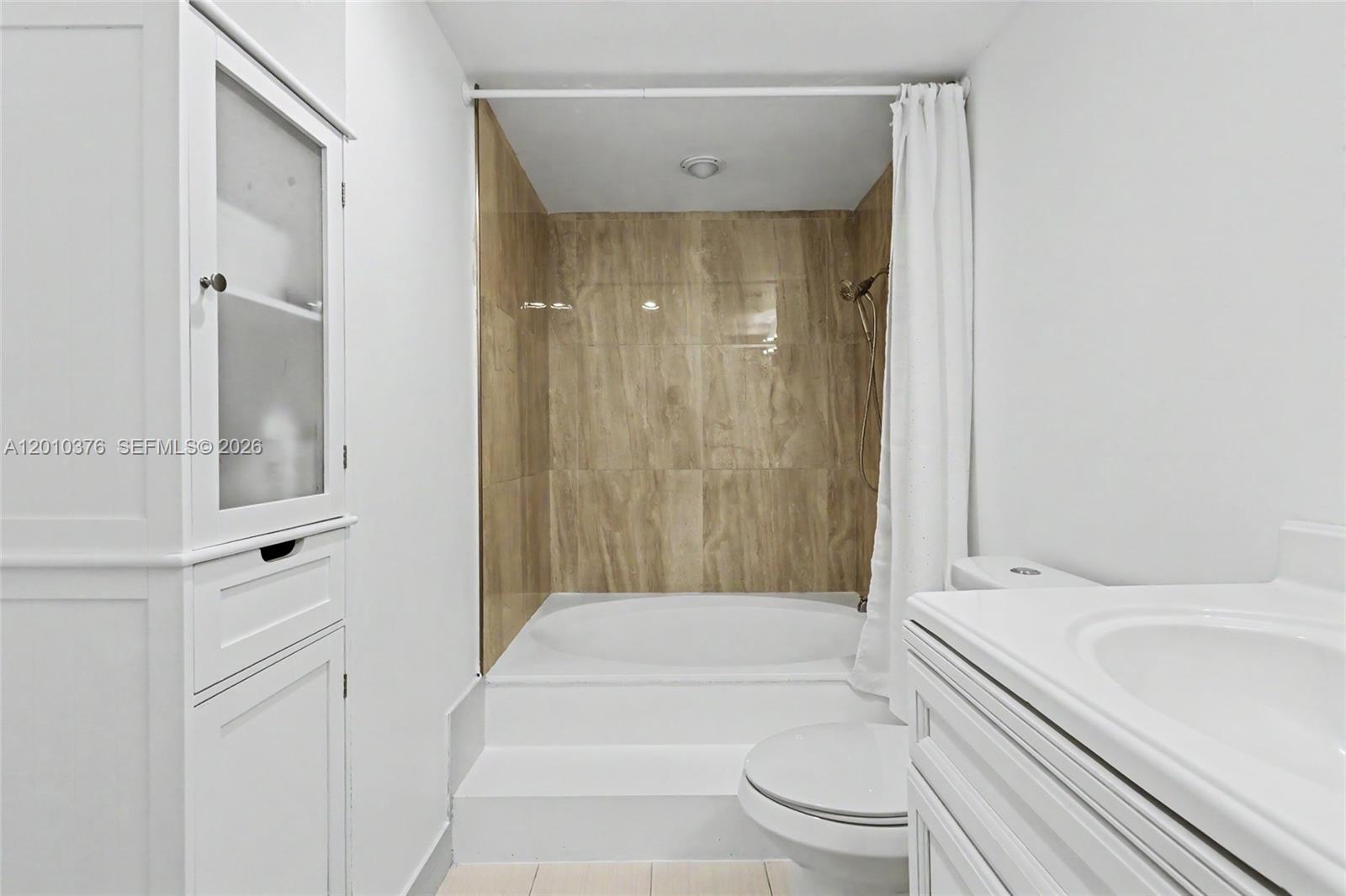 See details 1211 2 / 2 1372 sq. ft. $ 2026-05-01 0 Photo
