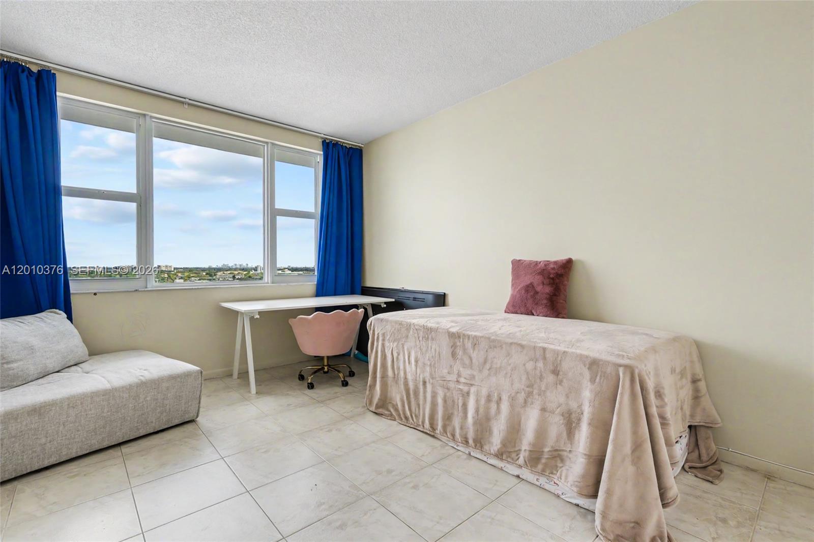 See details 1211 2 / 2 1372 sq. ft. $ 2026-05-01 0 Photo