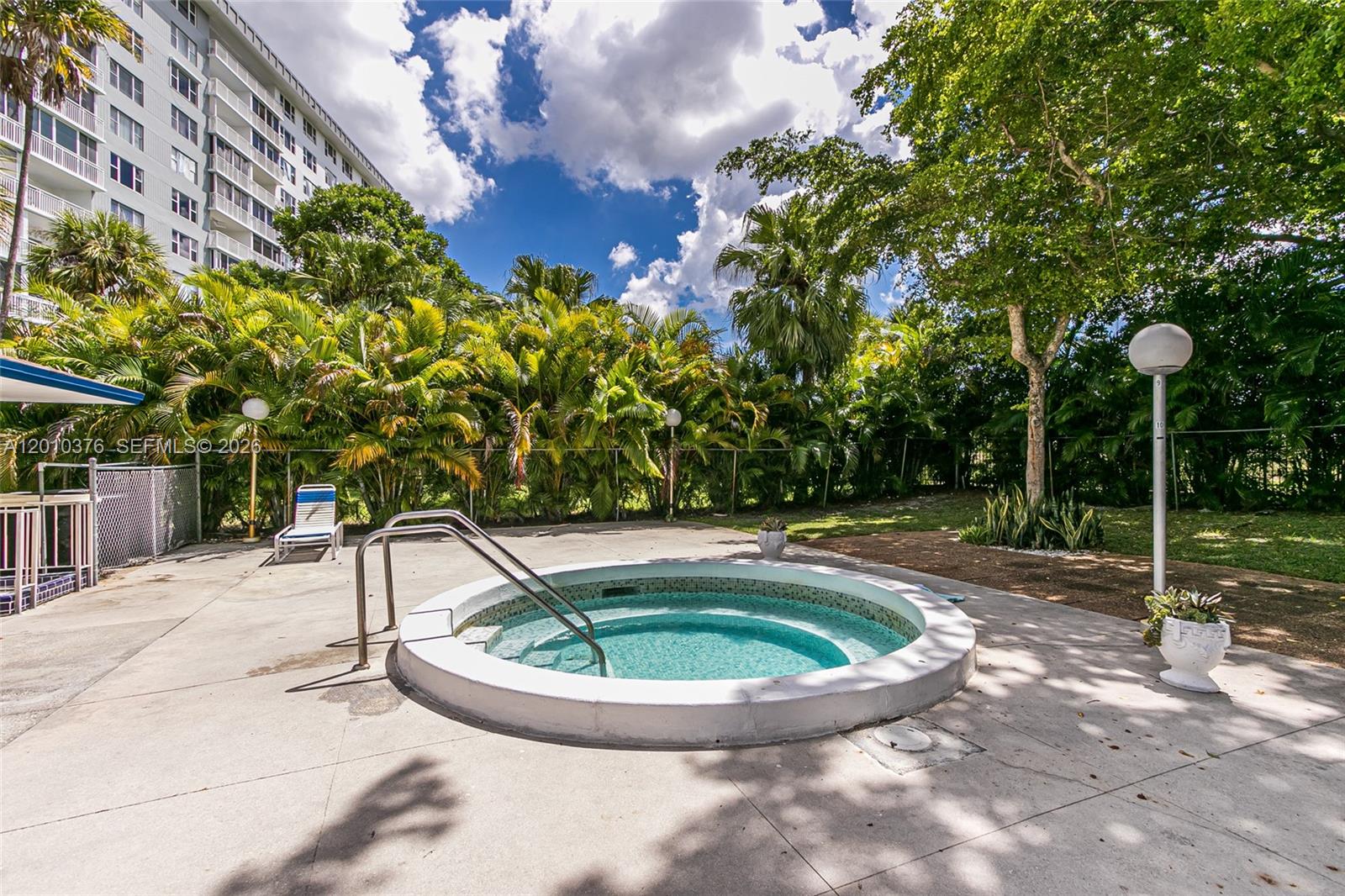 See details 1211 2 / 2 1372 sq. ft. $ 2026-05-01 0 Photo