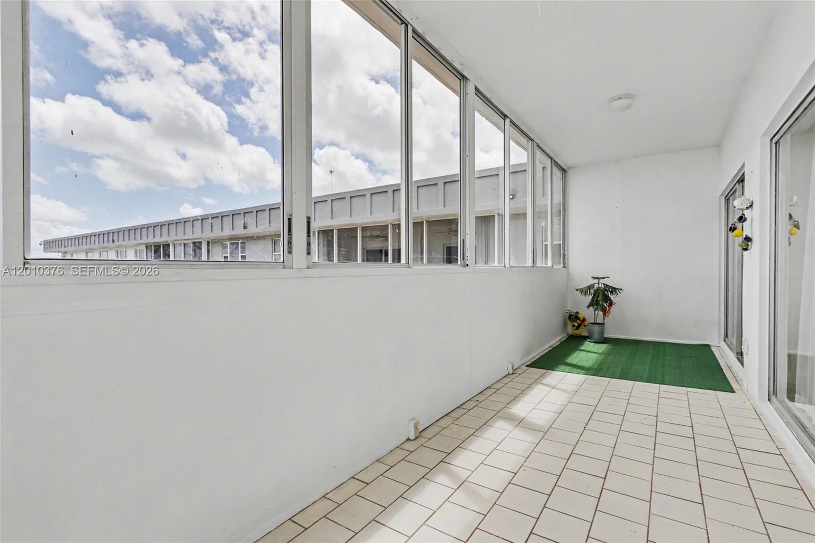 See details 1211 2 / 2 1372 sq. ft. $ 2026-05-01 0 Photo