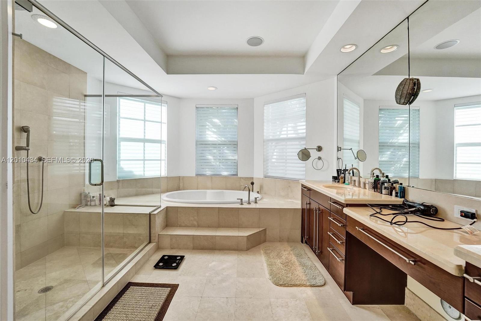 Photo of 1575 Windjammer Way  (1575), Hollywood, Florida, 33019 - 