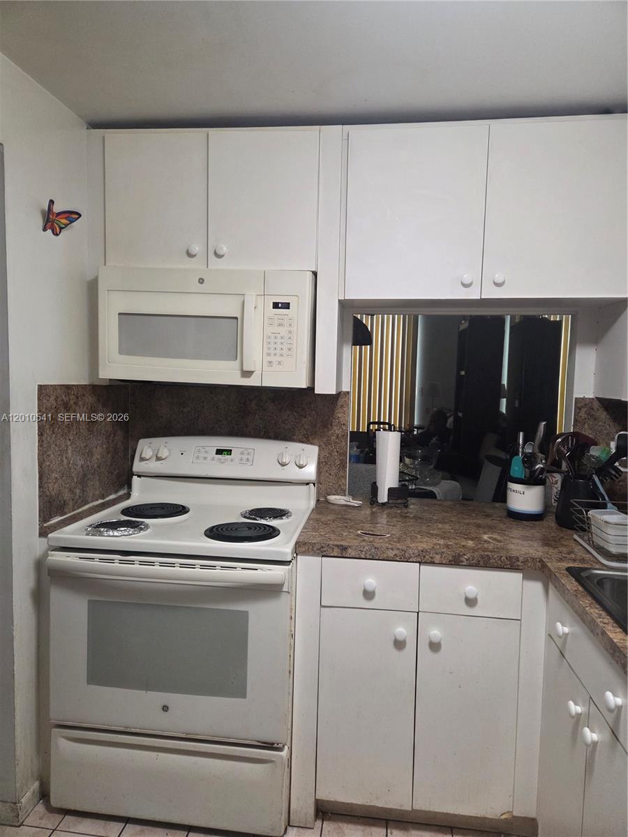 Photo of 1817 Ocean Dr  #325, Hallandale Beach, Florida, 33009 - 