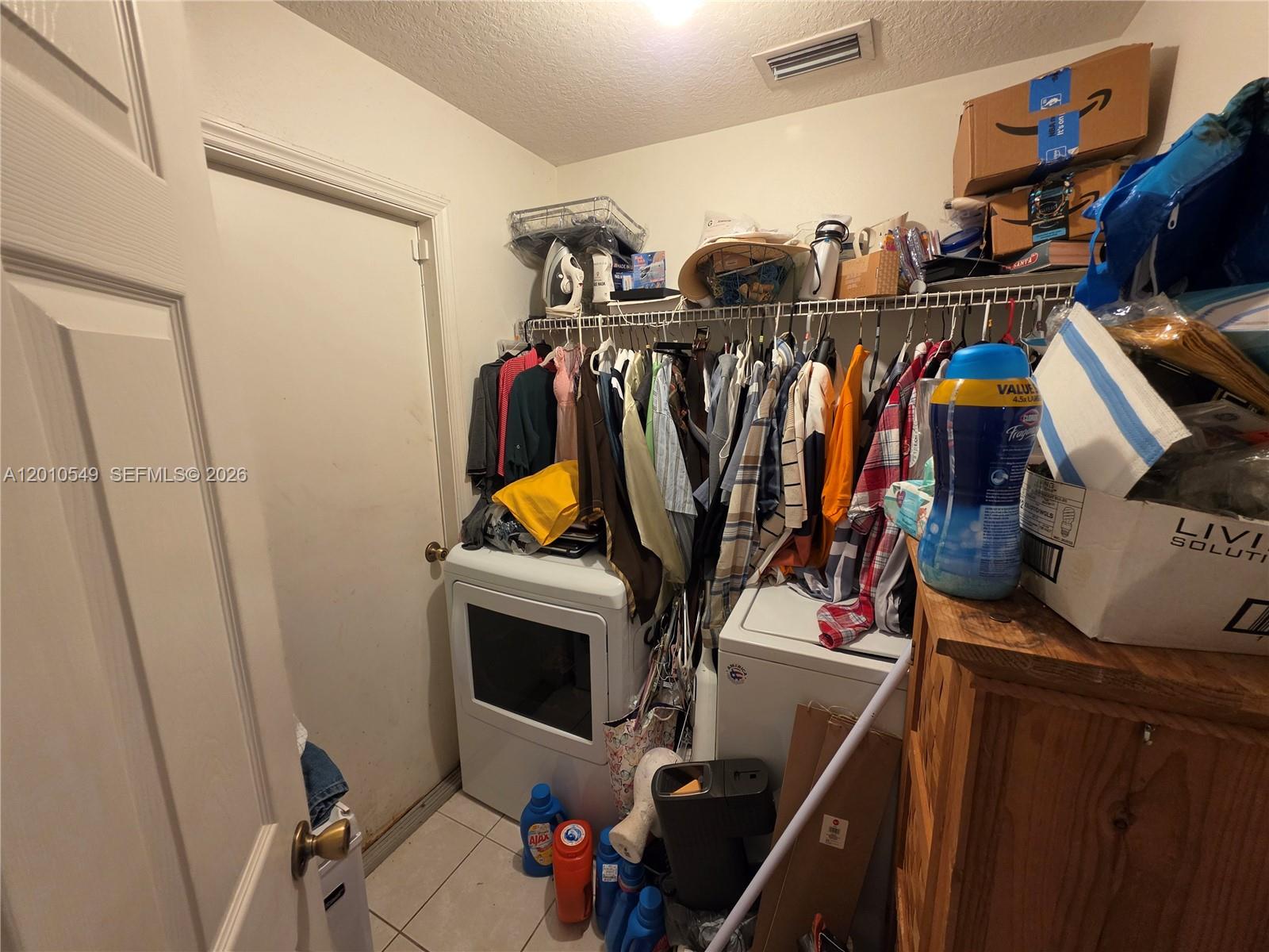 2637 4 / 2 2236 sq. ft. $ 2026-04-30 0 Photo