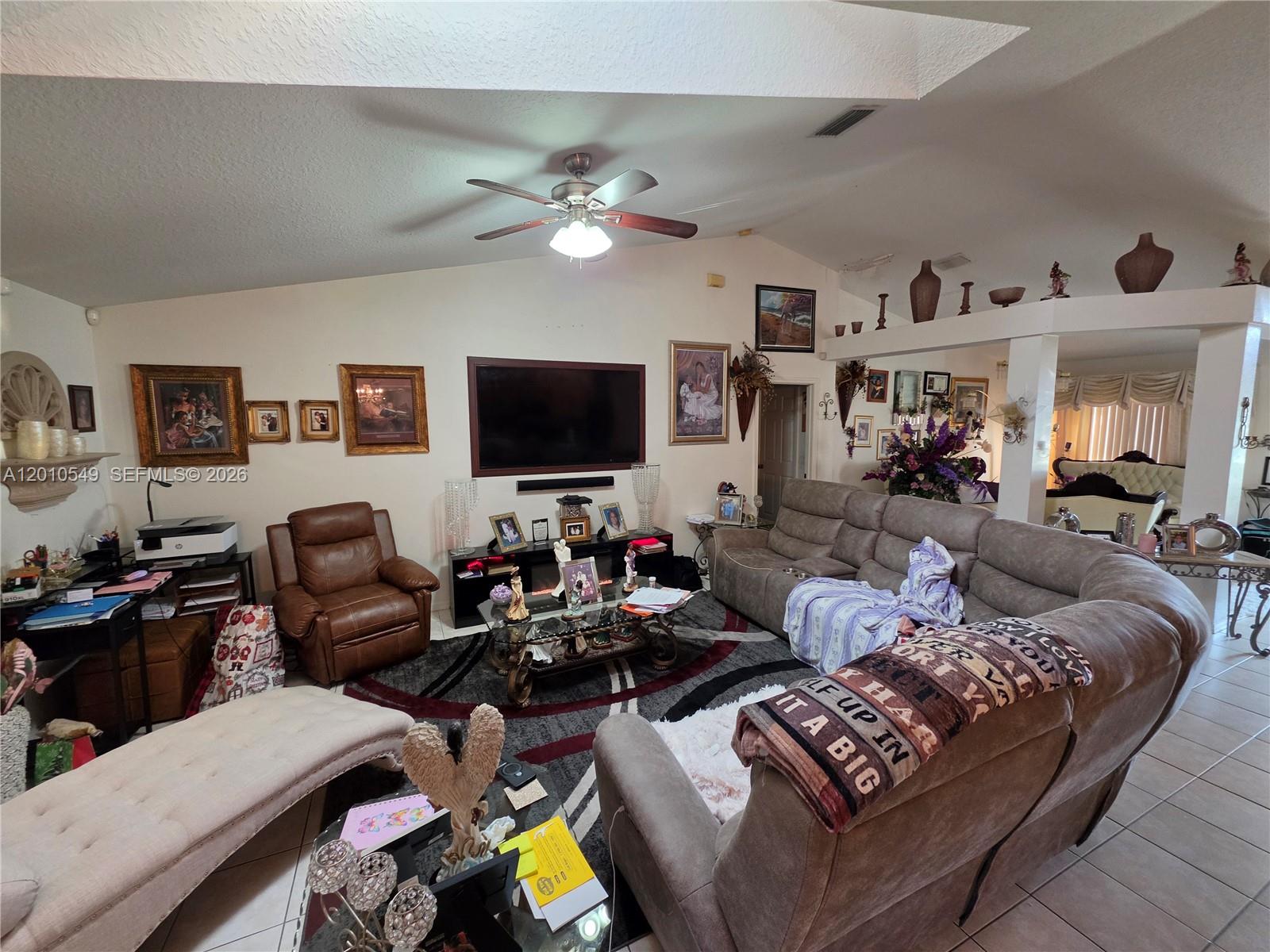 2637 4 / 2 2236 sq. ft. $ 2026-04-30 0 Photo