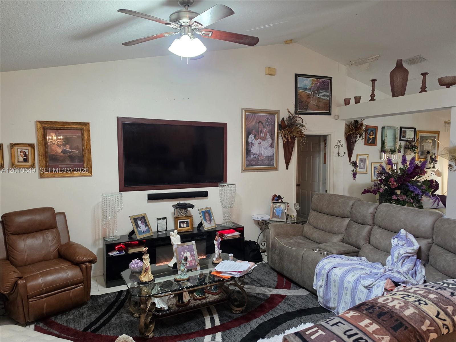 2637 4 / 2 2236 sq. ft. $ 2026-04-30 0 Photo
