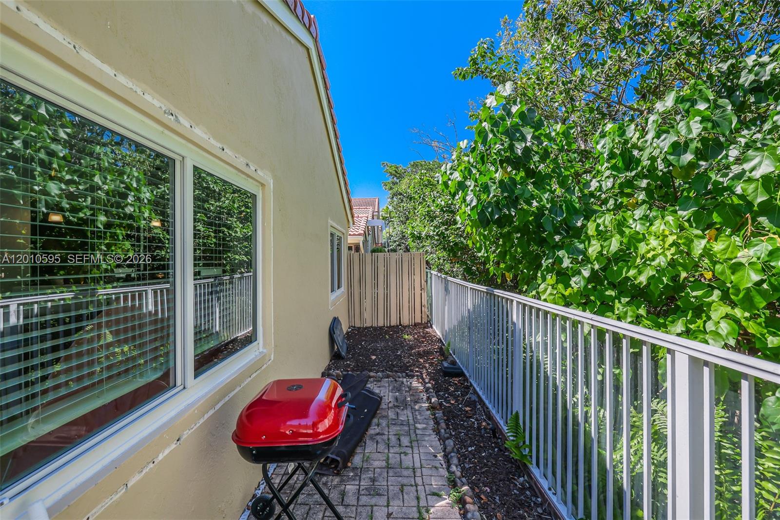 Photo of 1065 Weeping Willow Way  (1065), Hollywood, Florida, 33019 - 