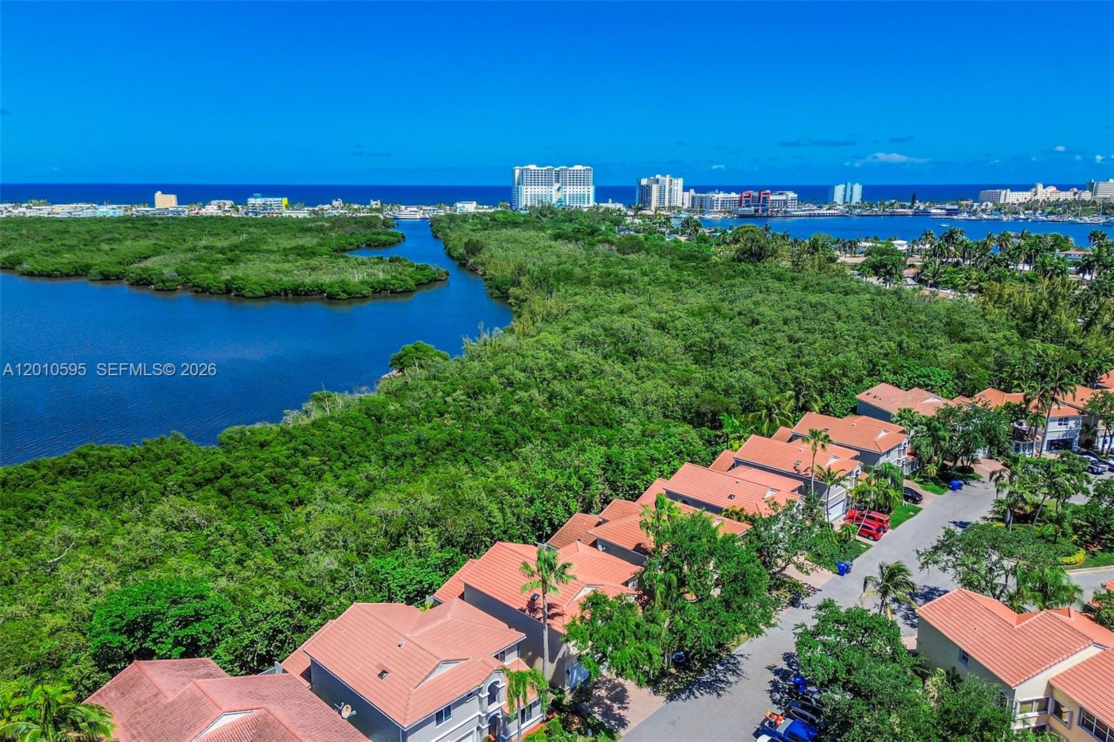 Photo of 1065 Weeping Willow Way  (1065), Hollywood, Florida, 33019 - 