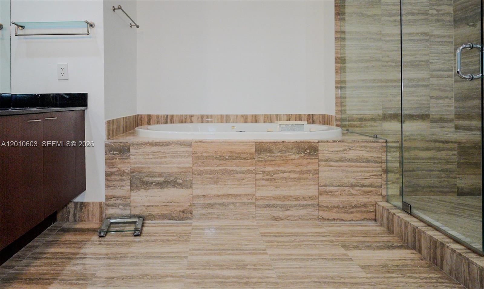 1102 3 / 4 1979 sq. ft. $ 2026-04-30 0 Photo