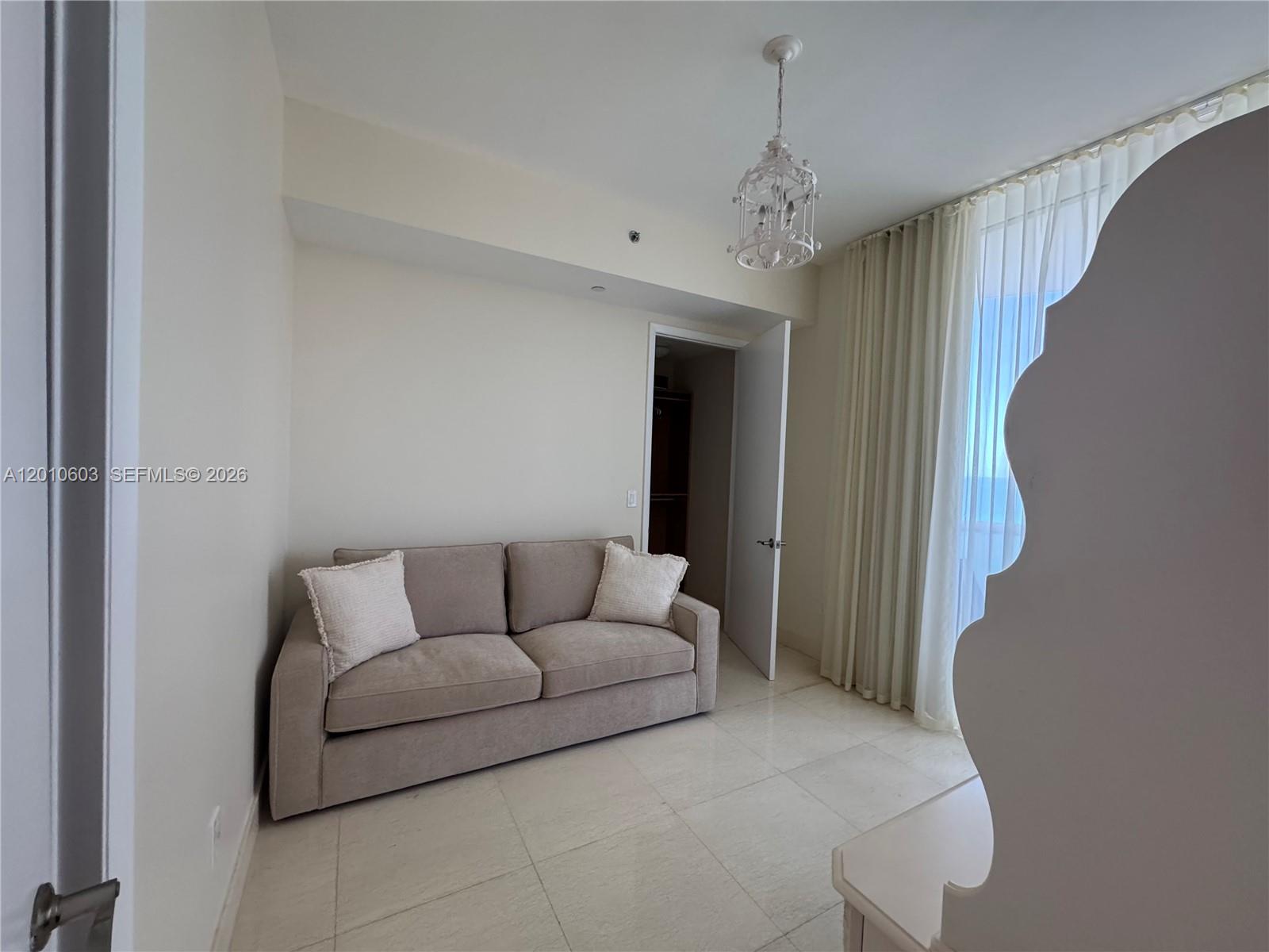 1102 3 / 4 1979 sq. ft. $ 2026-04-30 0 Photo