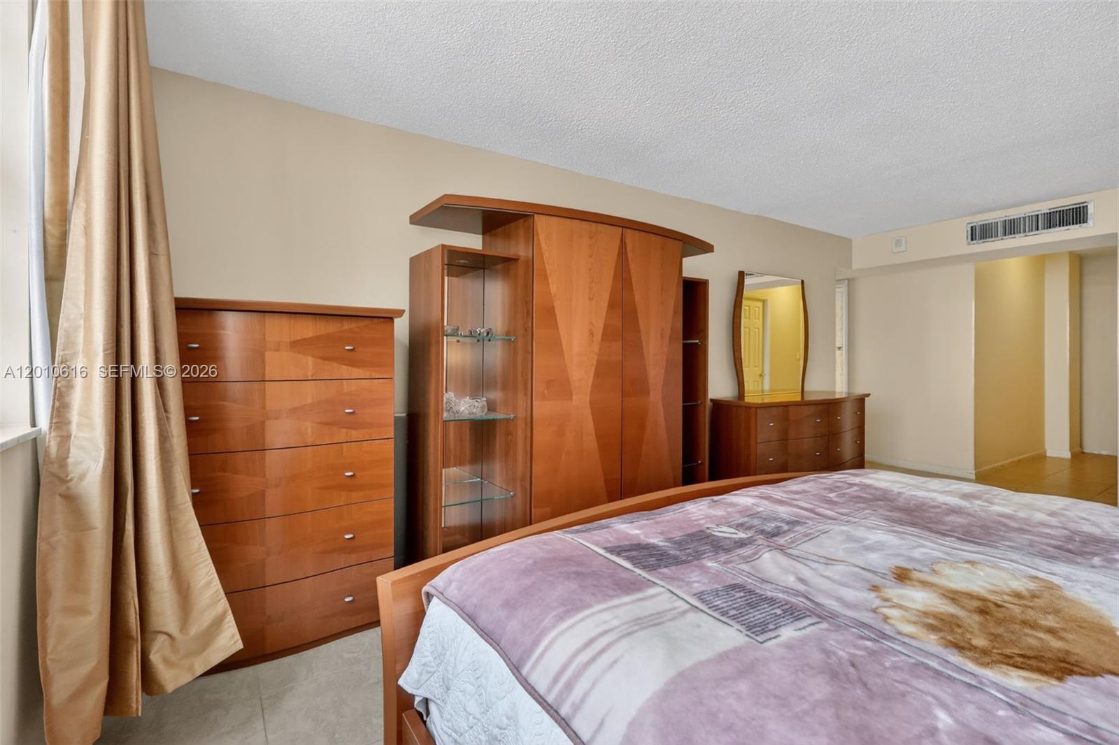 Photo of 1849 Ocean Dr  #1402, Hallandale Beach, Florida, 33009 - 