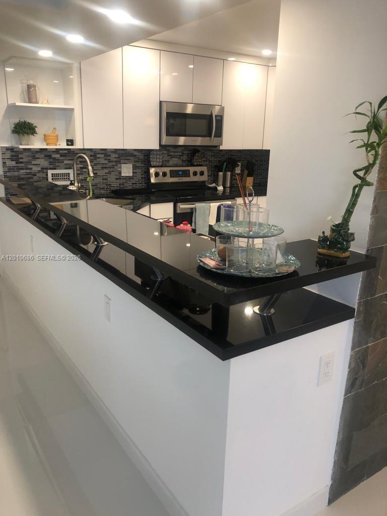 Photo of 2030 Ocean Dr  #1706, Hallandale Beach, Florida, 33009 - 