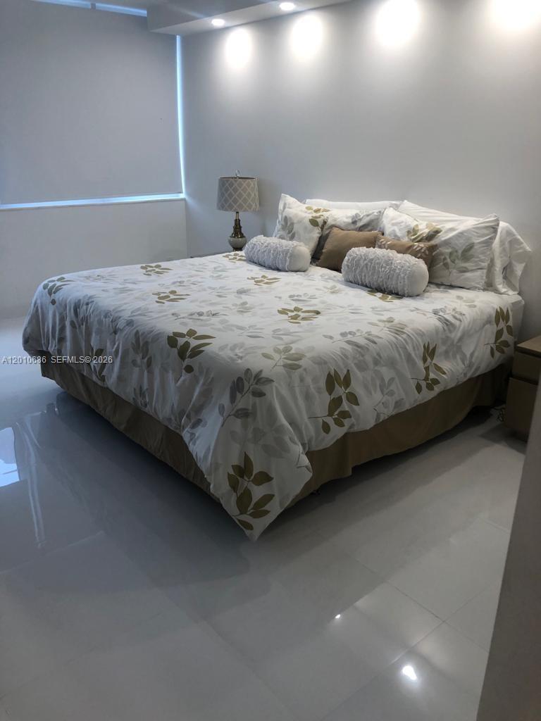 Photo of 2030 Ocean Dr  #1706, Hallandale Beach, Florida, 33009 - 