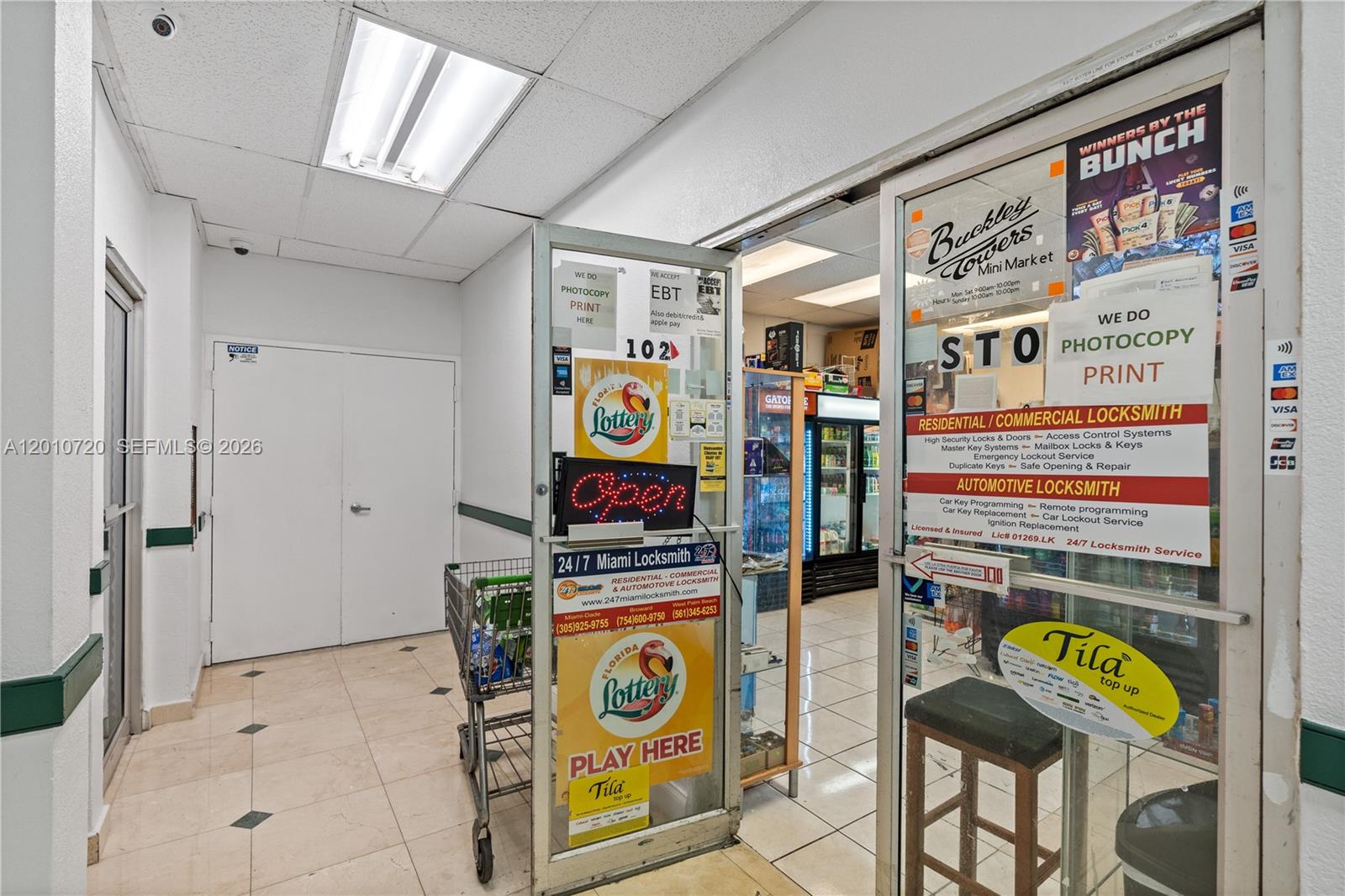Ver detalles 413E 1 / 2 861 sq. ft. $ 2026-05-13 0 foto