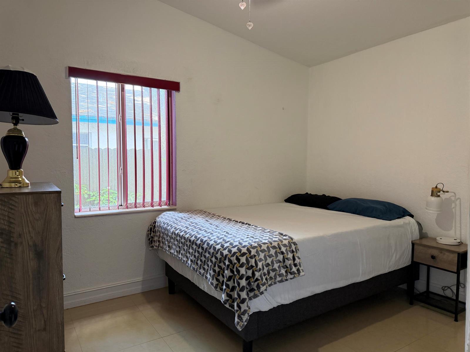 Ver detalles 1117 6 / 4 1532 sq. ft. $ 2026-06-30 0 foto