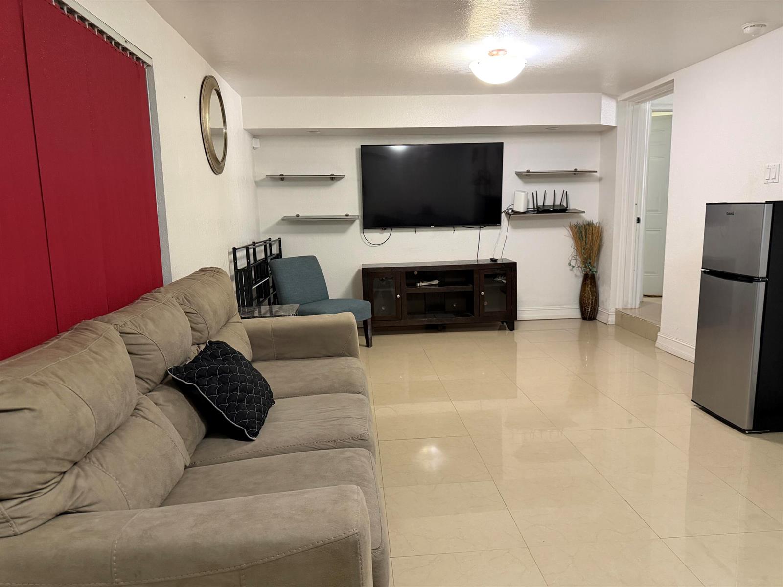 Ver detalles 1117 6 / 4 1532 sq. ft. $ 2026-06-30 0 foto
