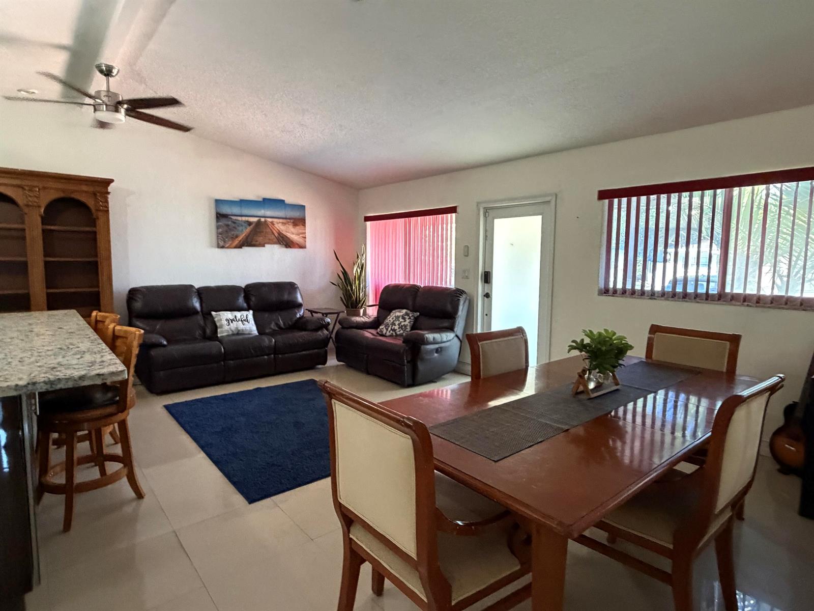 Ver detalles 1117 6 / 4 1532 sq. ft. $ 2026-06-30 0 foto