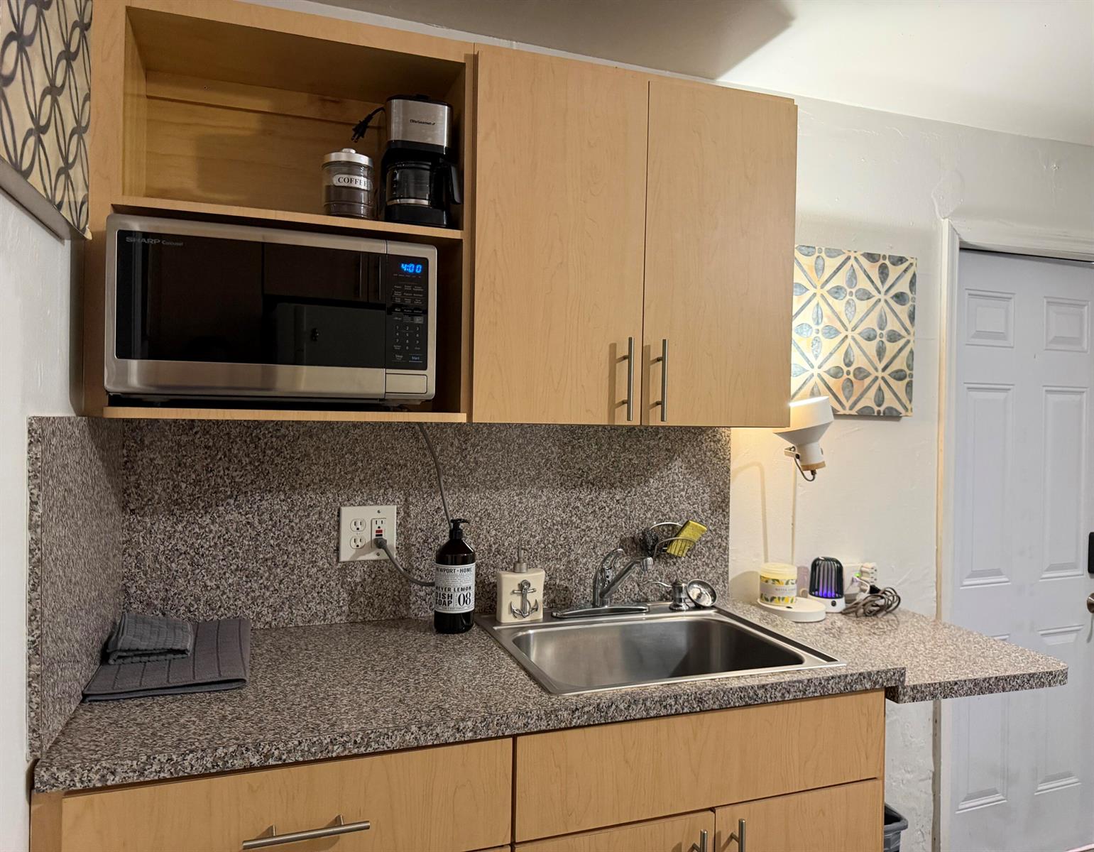 Ver detalles 1117 6 / 4 1532 sq. ft. $ 2026-06-30 0 foto