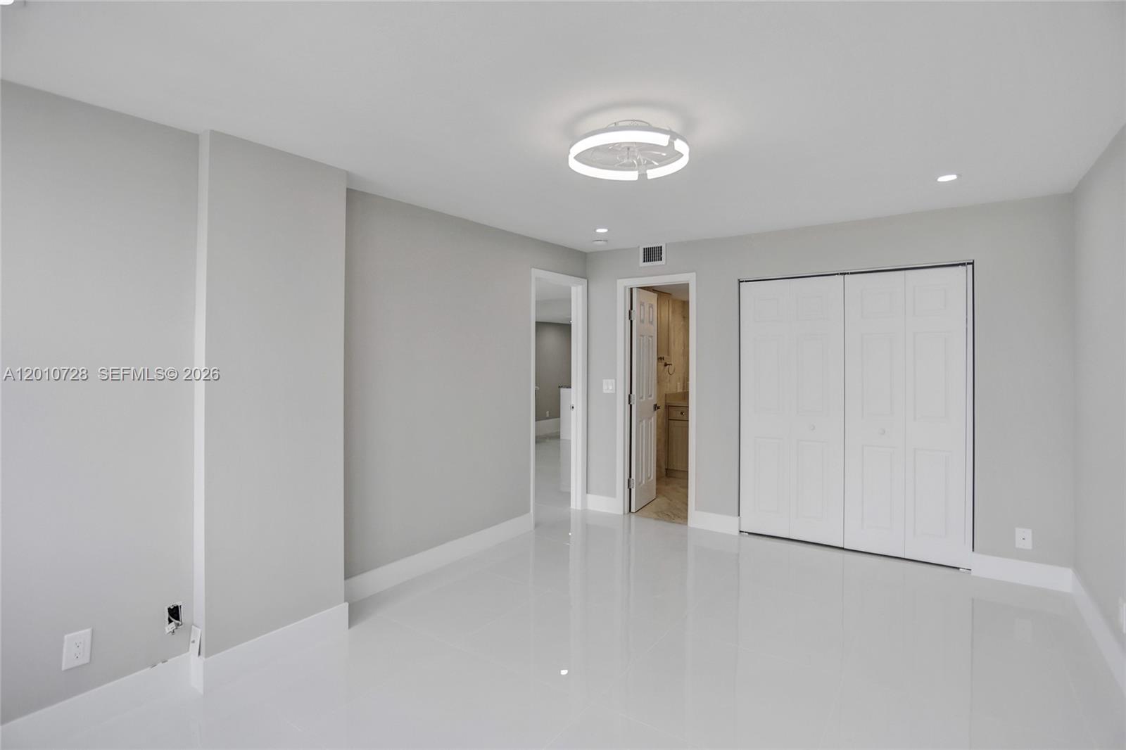 Photo of 2301 Ocean Dr  #2404, Hollywood, Florida, 33019 - 
