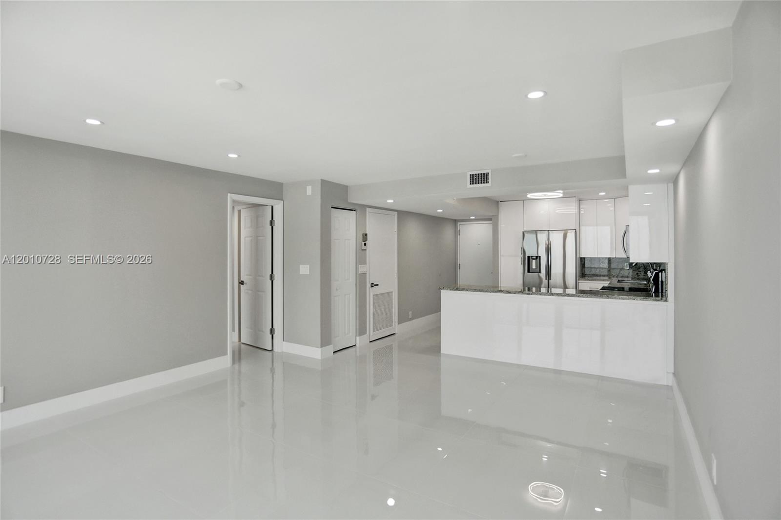 Photo of 2301 Ocean Dr  #2404, Hollywood, Florida, 33019 - 
