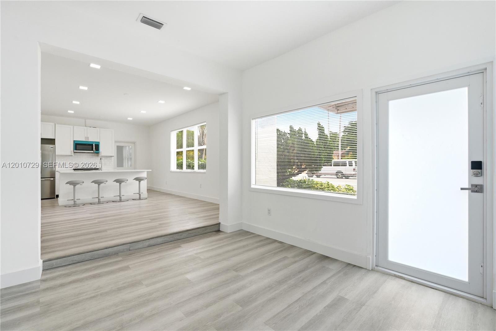   /  3289 sq. ft. $ 2026-04-30 0 Photo