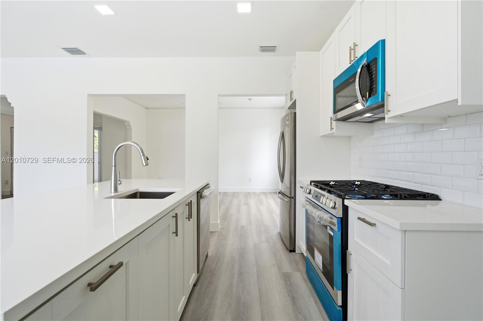   /  3289 sq. ft. $ 2026-04-30 0 Photo