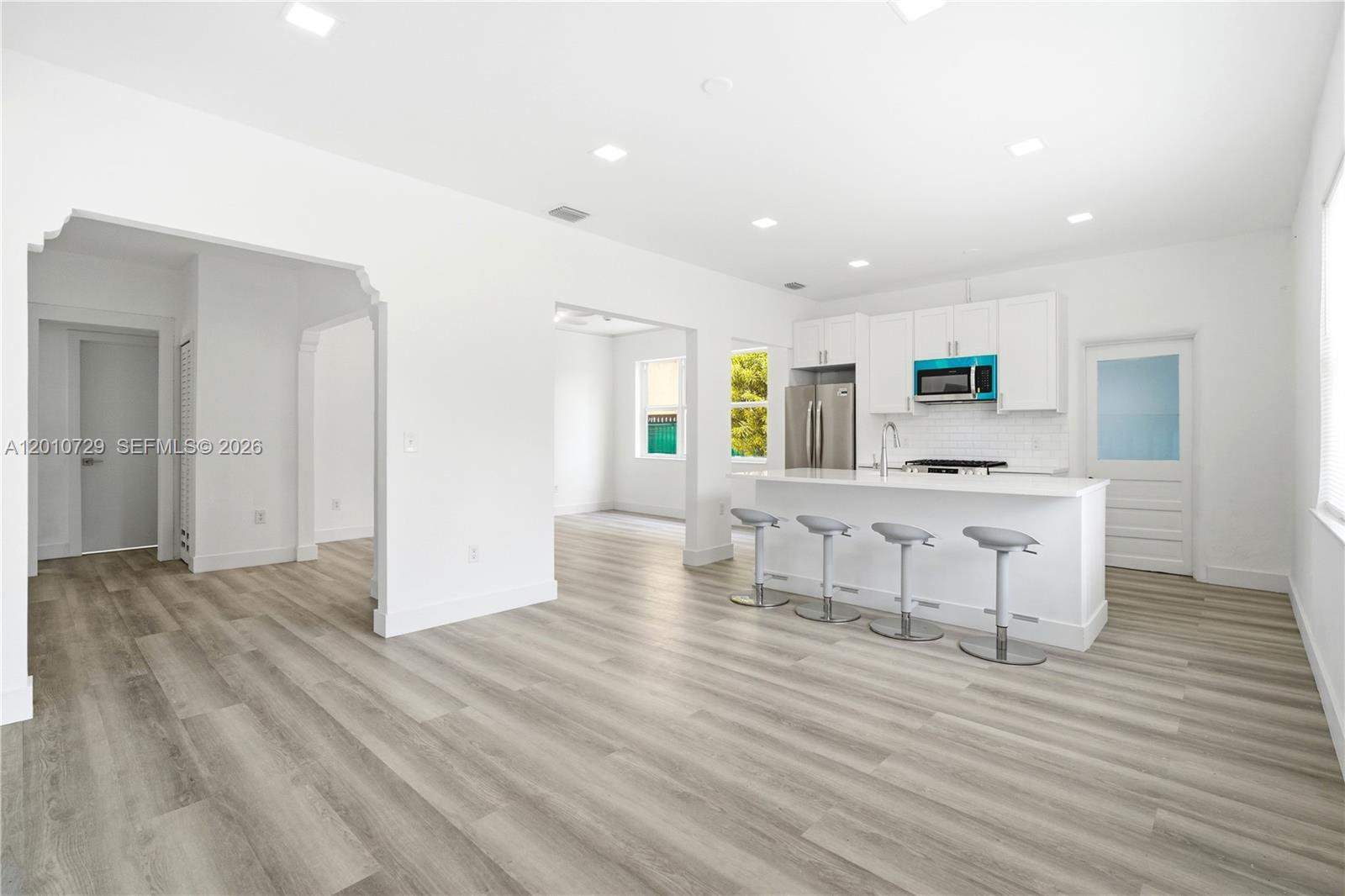   /  3289 sq. ft. $ 2026-04-30 0 Photo