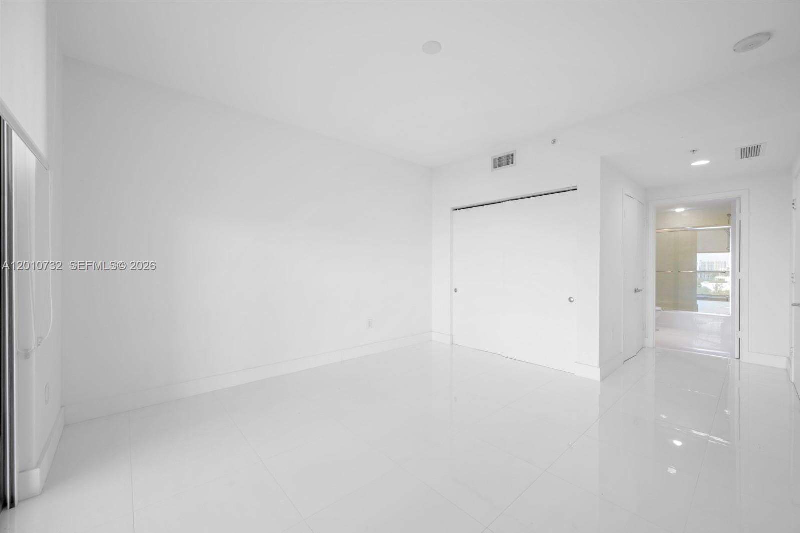 Photo of 17301 Biscayne Blvd  #808, North Miami Beach, Florida, 33160 - 