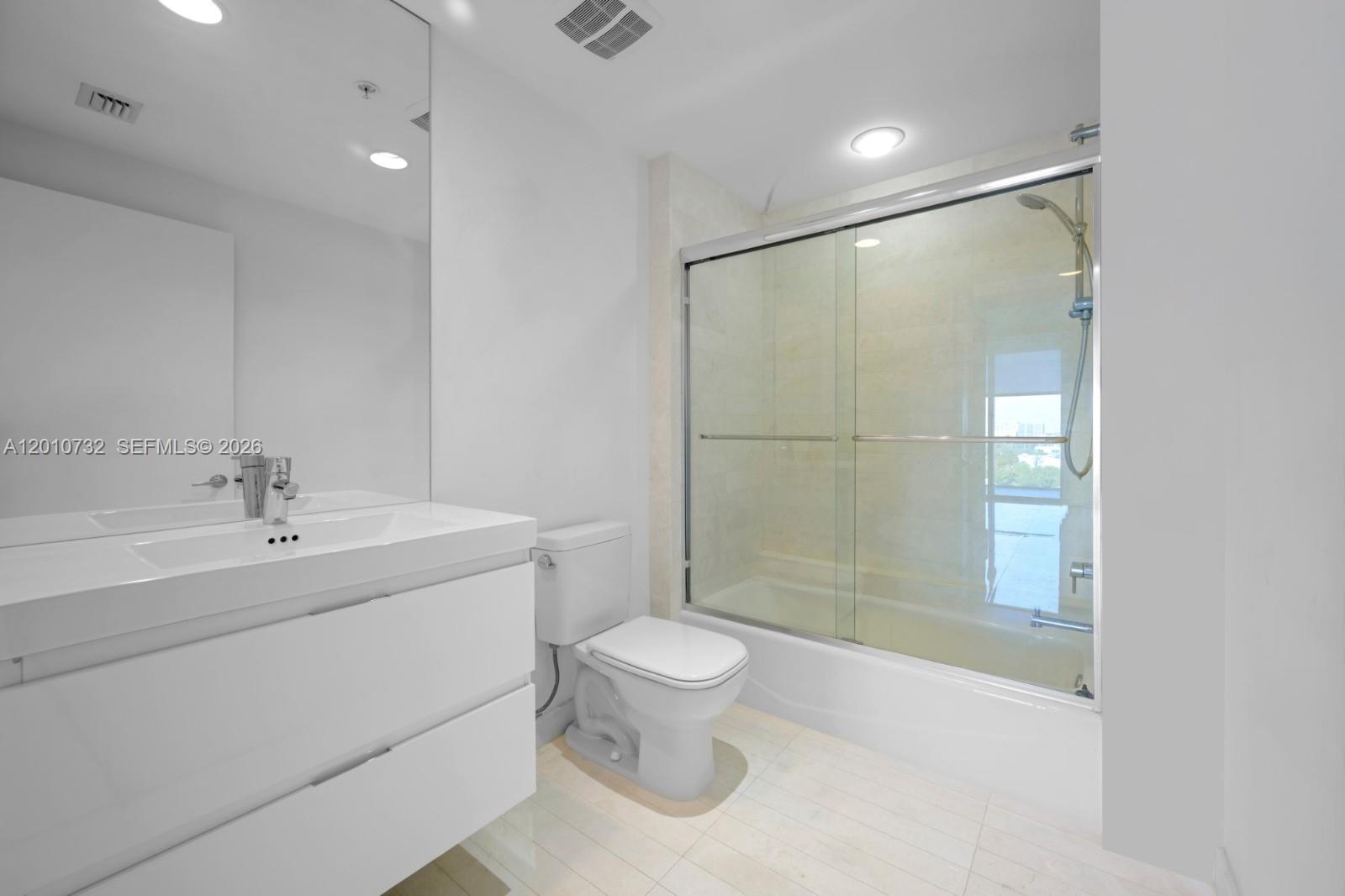 Photo of 17301 Biscayne Blvd  #808, North Miami Beach, Florida, 33160 - 