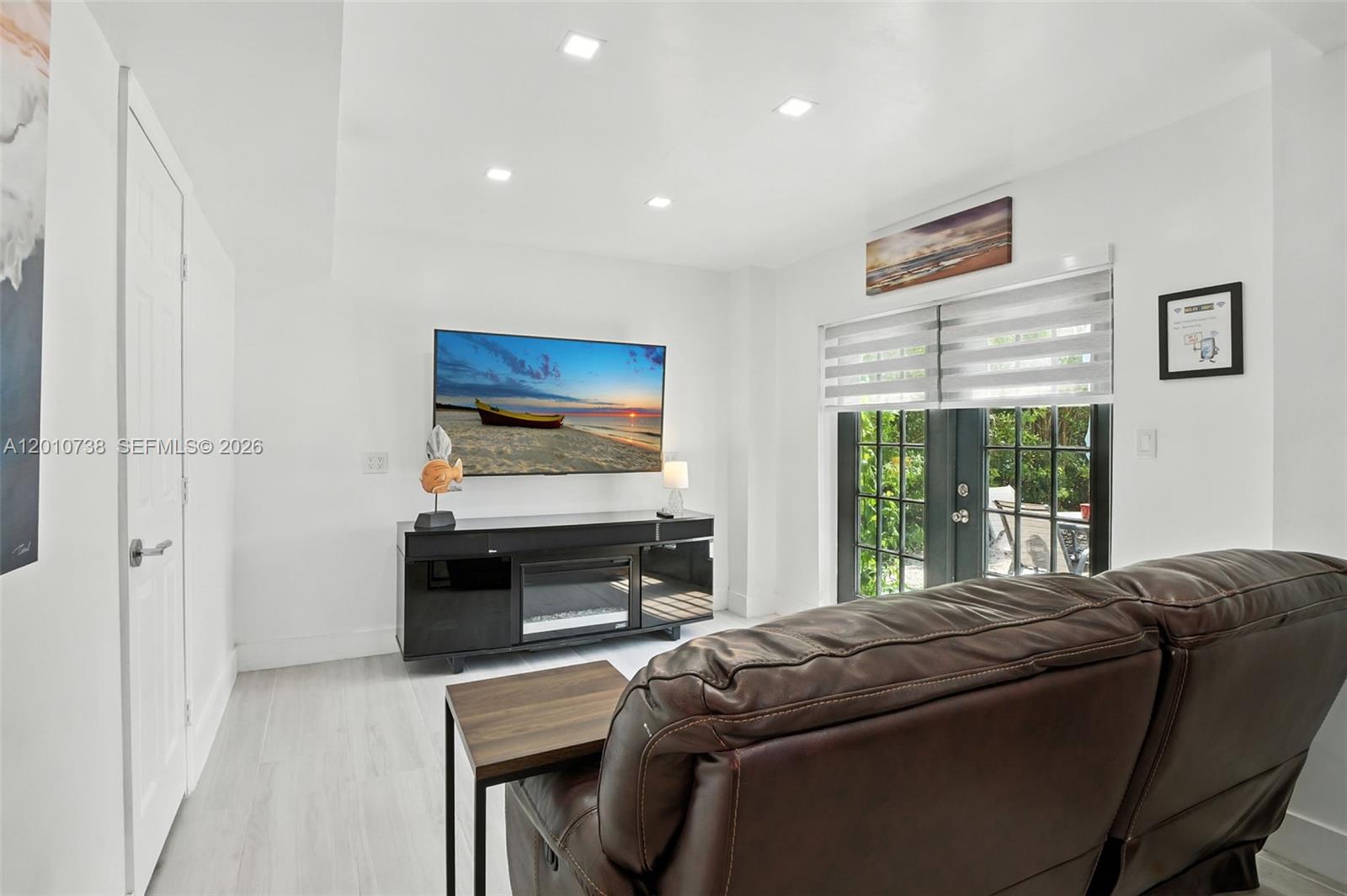   /  2394 sq. ft. $ 2026-04-30 0 foto