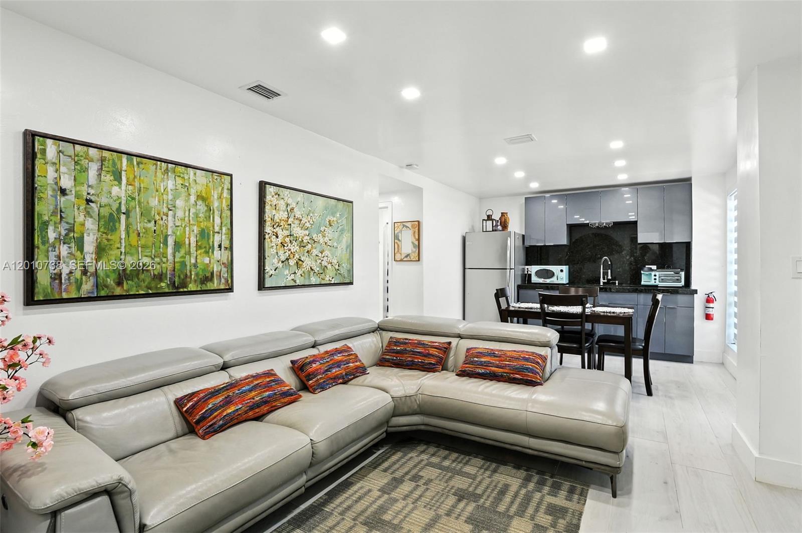  /  2394 sq. ft. $ 2026-04-30 0 foto