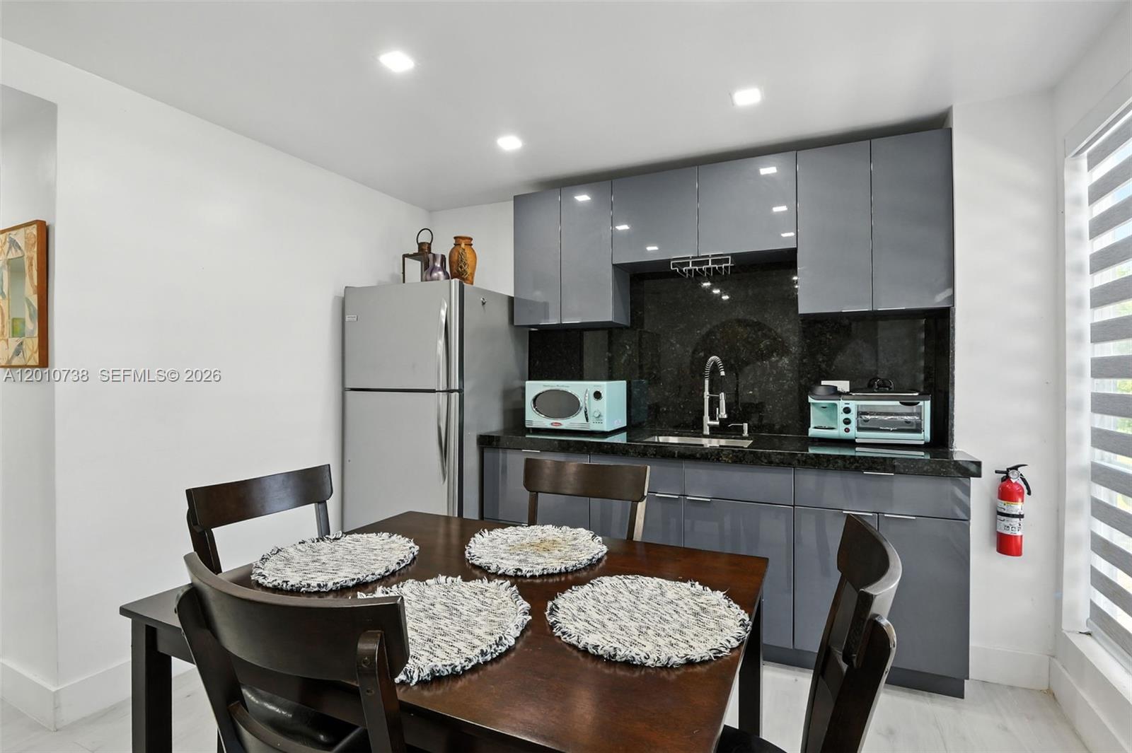   /  2394 sq. ft. $ 2026-04-30 0 foto