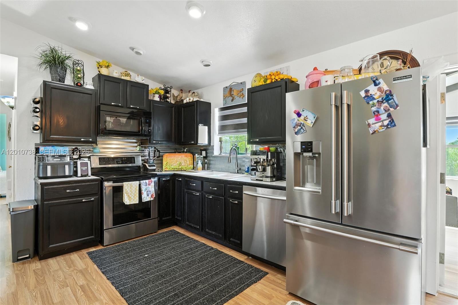   /  2394 sq. ft. $ 2026-04-30 0 foto