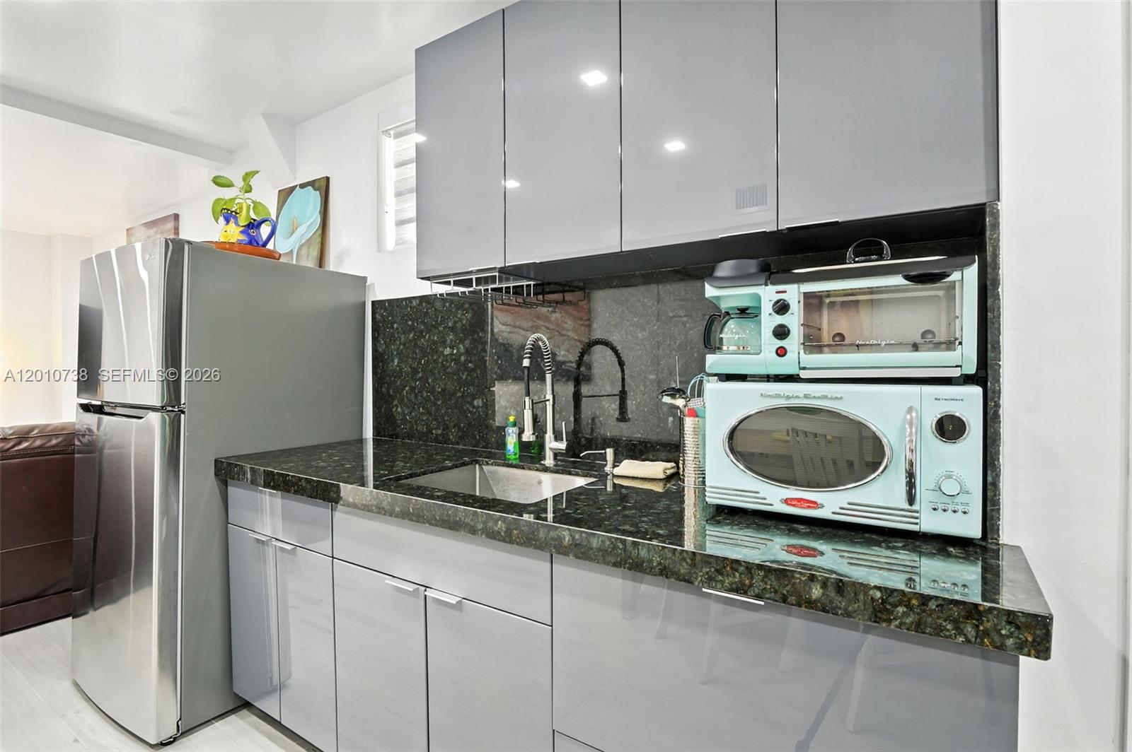   /  2394 sq. ft. $ 2026-04-30 0 foto