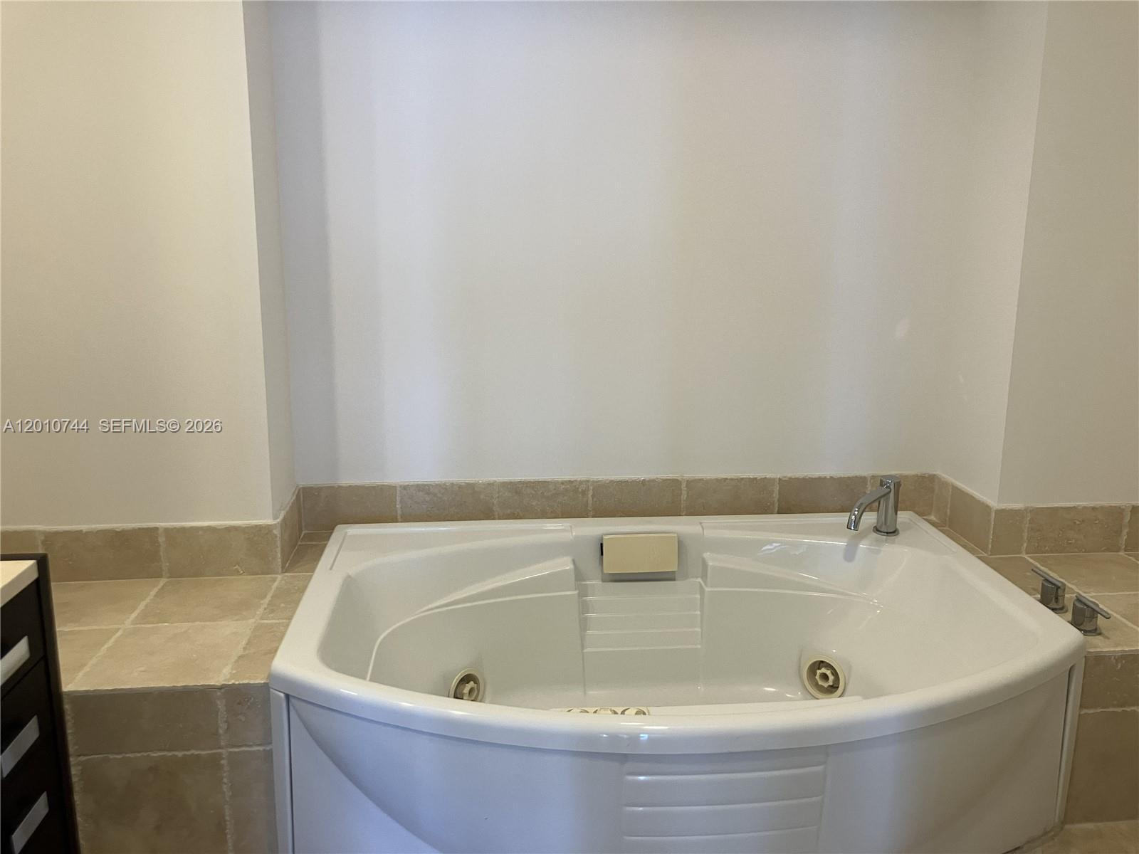 3708 2 / 3 1570 sq. ft. $ 2026-04-30 0 Photo
