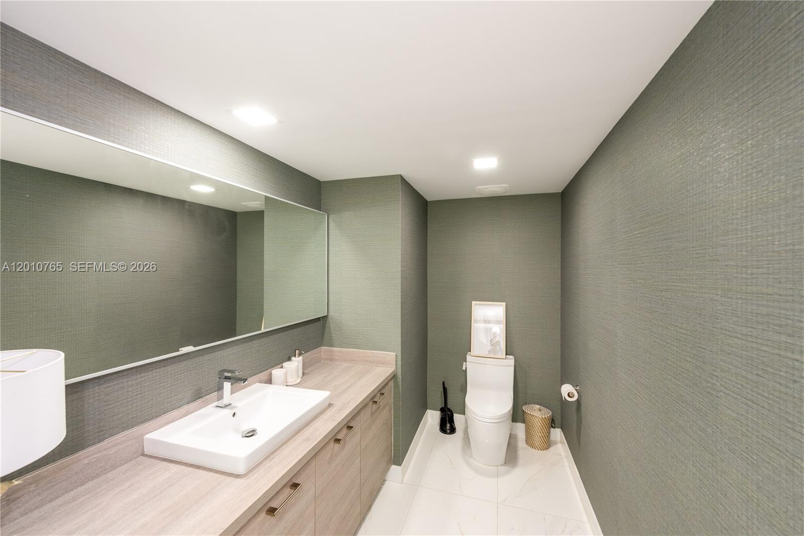 Photo of 400 Sunny Isles Blvd  #1518, Sunny Isles Beach, Florida, 33160 - 