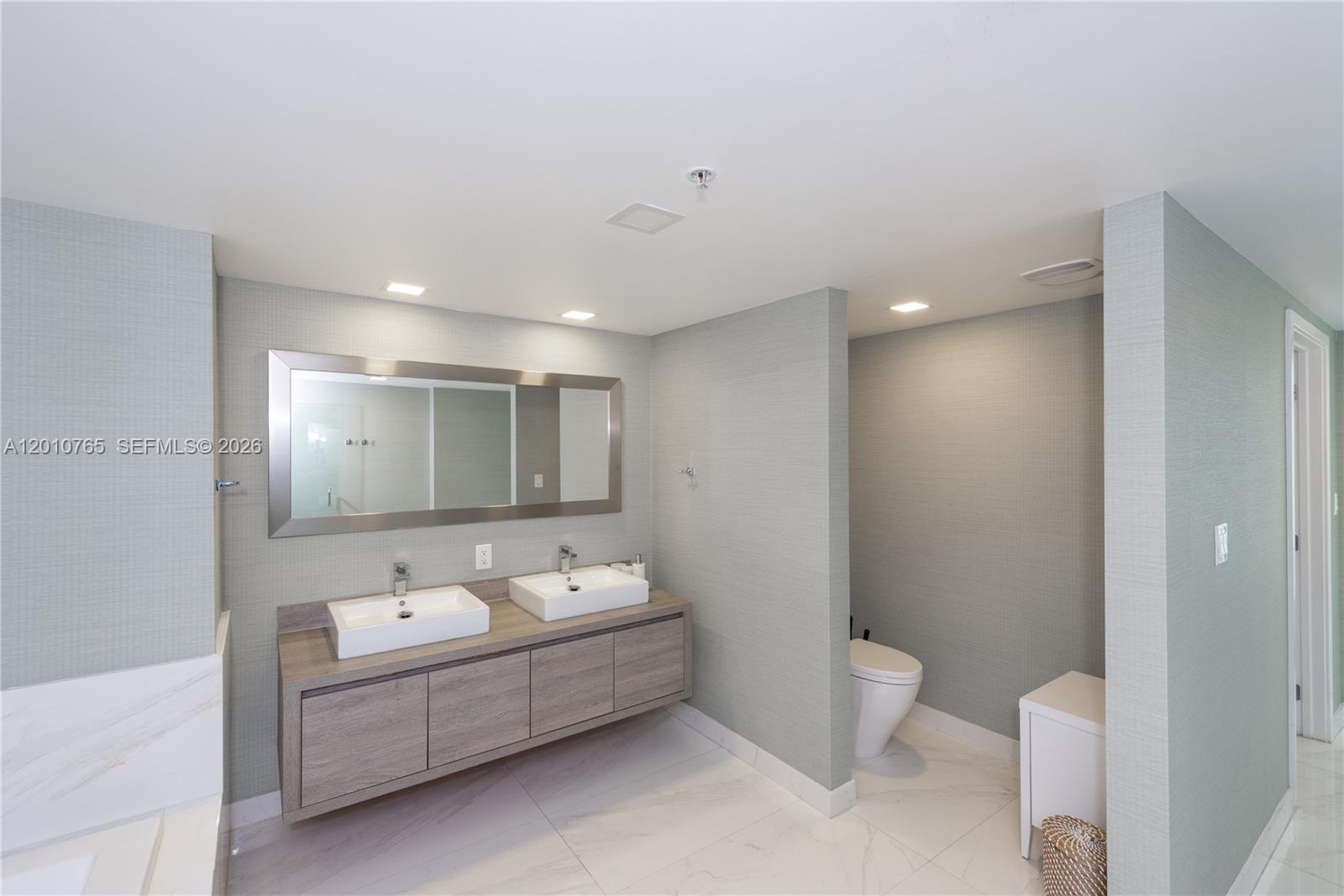 Photo of 400 Sunny Isles Blvd  #1518, Sunny Isles Beach, Florida, 33160 - 