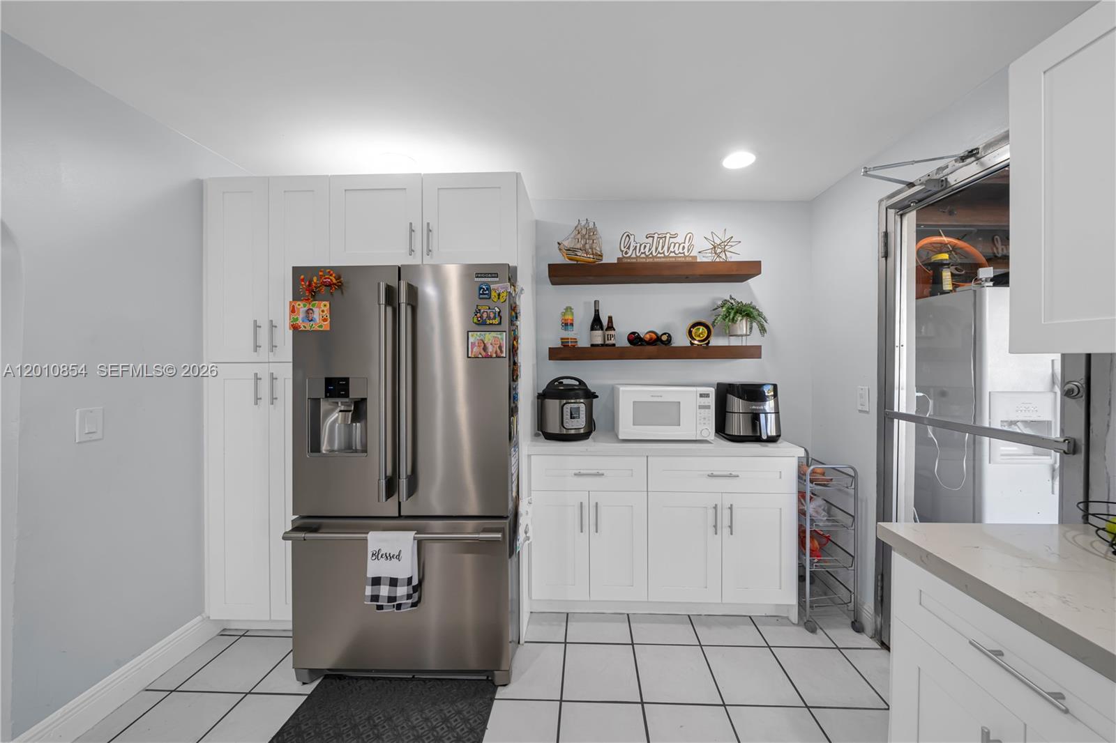 See details / 3156 sq. ft. $ 2026-04-30 0 Photo